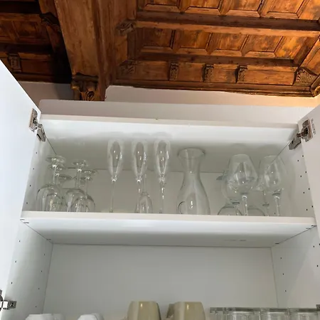 La Dama Finestra In Centro