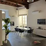 Apartamento La Dama Finestra In Centro