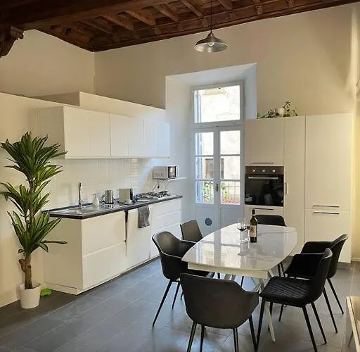 Apartment La Dama Finestra In Centro *